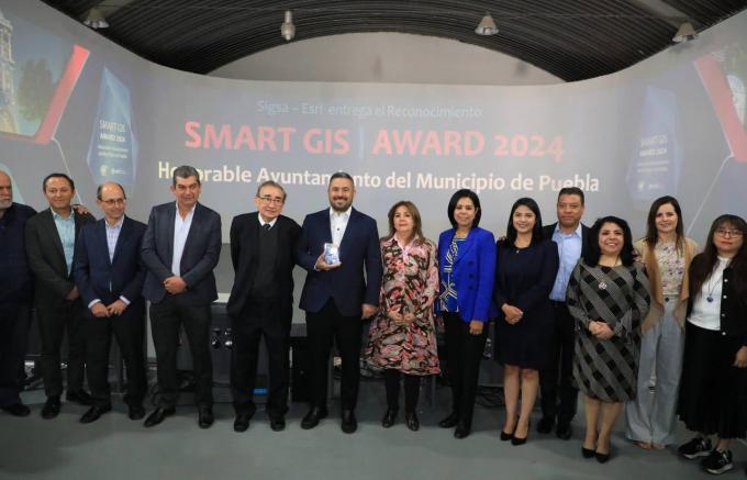 Por facilitar el acceso a información, Ayuntamiento de Puebla recibe el "Smart Gis Award 2024"