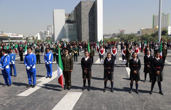 Preside Sergio Salomón Ceremonia Conmemorativa al Día de la Bandera