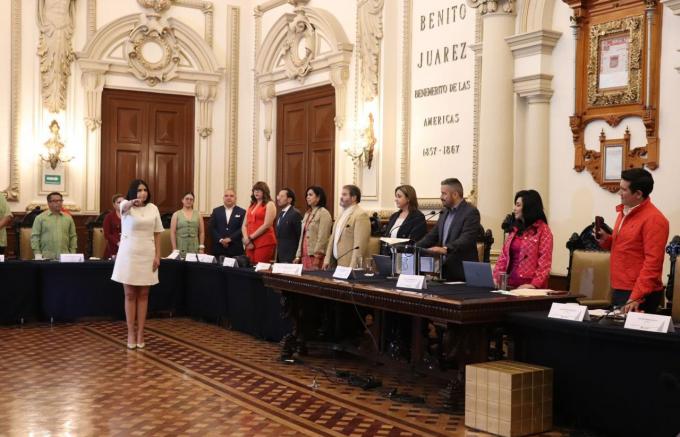 Durante sesión de Cabildo, Alejandra Escandón Torres rindió protesta como Síndica Municipal