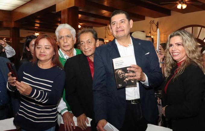 Alejandro Armenta se reunió con colectivos a favor de la cultura, el arte y el deporte