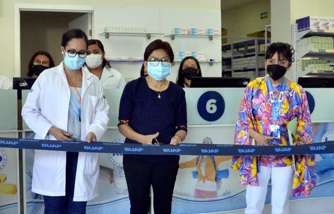 Inaugura la Rectora María Lilia Cedillo Farmacia Hospitalaria para derechohabientes