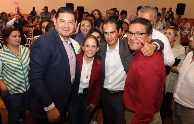 Dialogó Alejandro Armenta con militantes de Morena para fortalecer el proyecto de Transformación