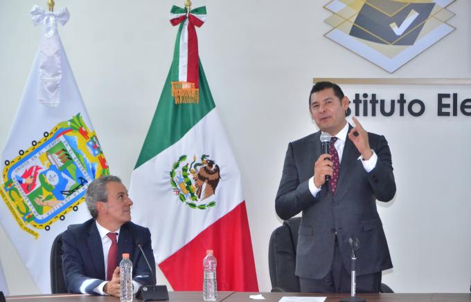 Alejandro Armenta y José Chedraui se registraron ante el IEE