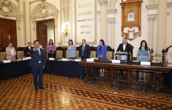 En sesión de Cabildo, rindió protesta Artemio Pacheco Serrano como regidor suplente