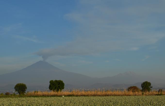 Registró 56 exhalaciones y 40 minutos de tremor el volcán Popocatépetl en las últimas 24 horas