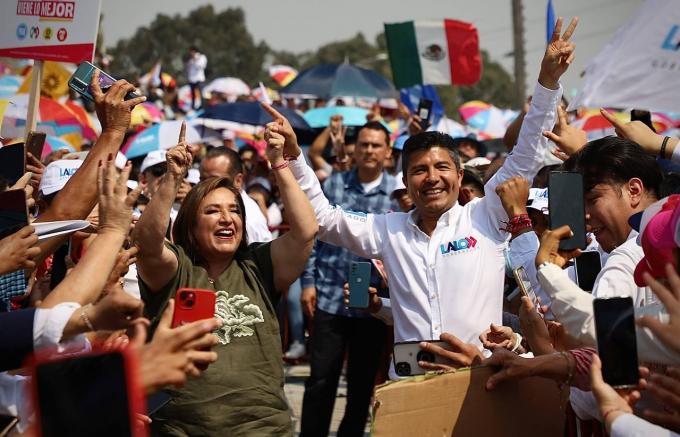 Arrancó Eduardo Rivera campaña rumbo a la gubernatura en la Plaza de la Victoria