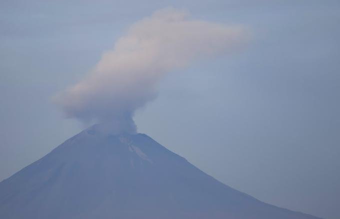 Reporta el CENAPRED, 31 exhalaciones de baja intensidad del Popocatépetl en las últimas horas