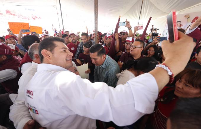 Apoyo a los estudiantes y obra participativa para habitantes de Coronango: Armenta