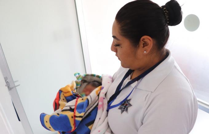  Policía de San Pedro Cholula resguardó un recién nacido, abandonado en la Junta Auxiliar de San Francisco Cuapan