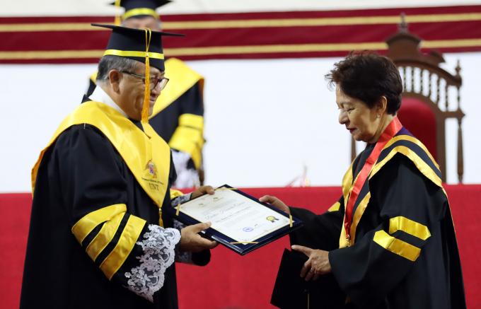 Rectora María Lilia Cedillo Ramírez recibe Doctorado Honoris Causa por parte de la Universidad Nacional de Trujillo