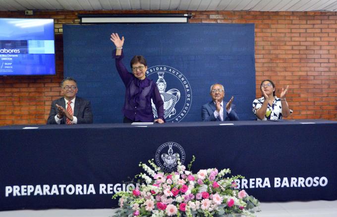 Asiste la rectora de la BUAP, Lilia Cedillo, al Segundo Informe de Labores del director de la Preparatoria Regional Enrique Cabrera Barroso