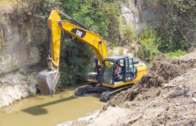 Continúan los trabajos de desazolve en barrancas y vasos reguladores de la capital poblana