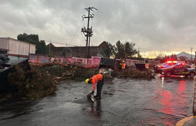 Implementaron Operativo Acuario, para atender los efectos de las lluvias con ráfagas de viento en Puebla capital