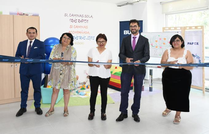 La Rectora María Lilia Cedillo inaugura el Programa de Acompañamiento Psicosocial a Estudiantes Embarazadas