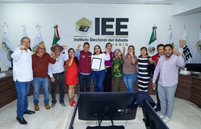 Tonantzin Fernández recibe constancia de mayoría como próxima presidenta de San Pedro Cholula