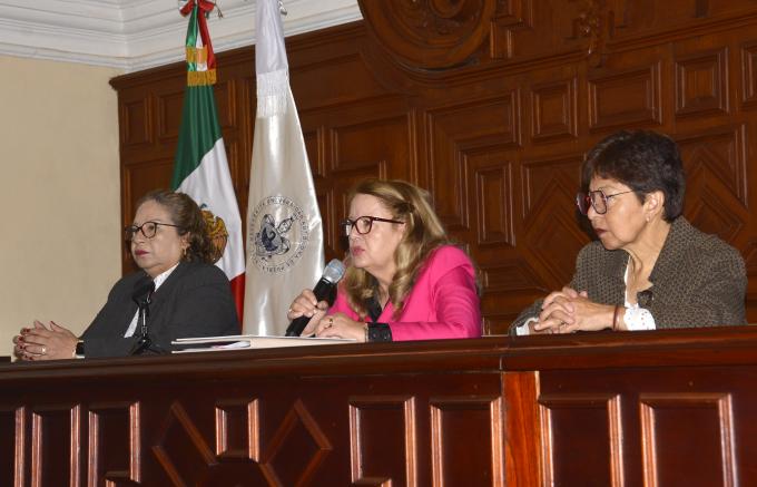 Dicta ministra de la SCJN conferencia en la BUAP sobre la justicia en la era de la inteligencia artificial