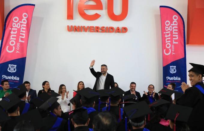 SMDIF gradúa a 62 personas con discapacidad en talleres de inclusión laboral y en educación básica