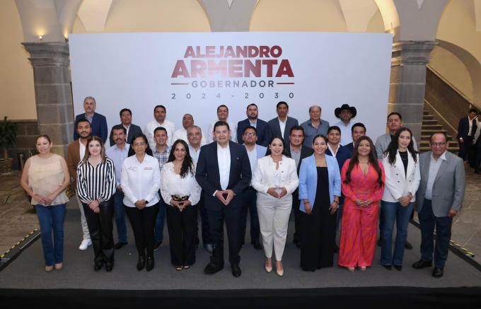 El gobernador electo Alejandro Armenta, se reunió con alcaldes electos de los 26 distritos electorales