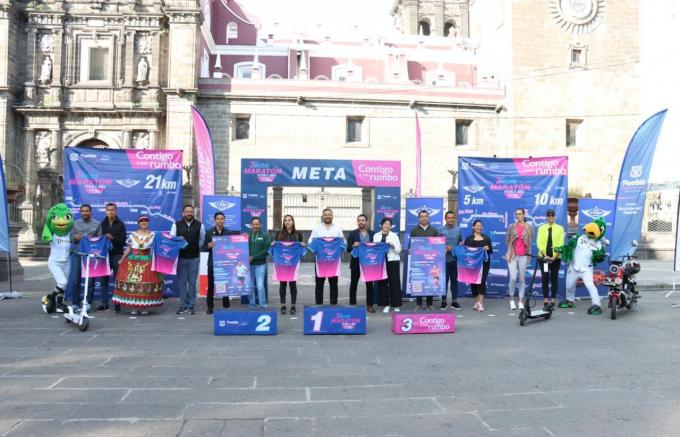 Presentó Ayuntamiento de Puebla playera oficial del Tercer Medio Maratón