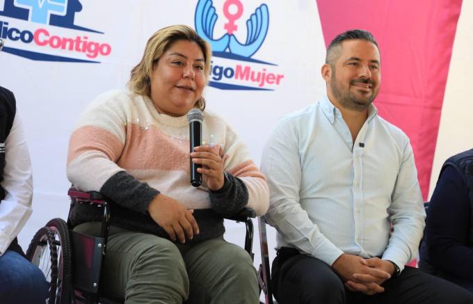 Realiza Ayuntamiento de Puebla segunda entrega de 300 aparatos funcionales y auditivos