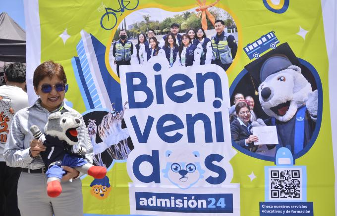 La Rectora María Lilia Cedillo Ramírez da la bienvenida a los alumnos y alumnas de nuevo ingreso