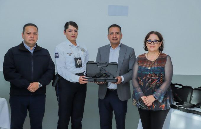 Con nuevo armamento, fortalece Edmundo Tlatehui a la policía de San Andrés Cholula