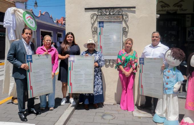 Inició Paola Angon festejos patrios con presentación de Bando Solemne en San Pedro Cholula