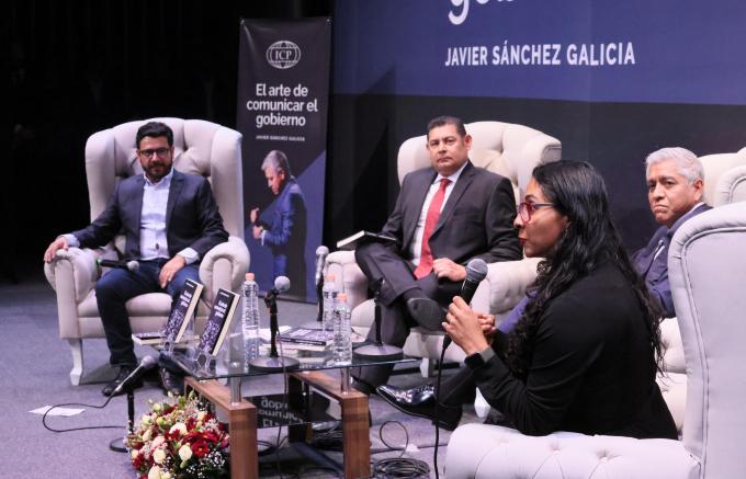 Alejandro Armenta destacó la comunicación como clave en la gobernanza durante presentación de libro