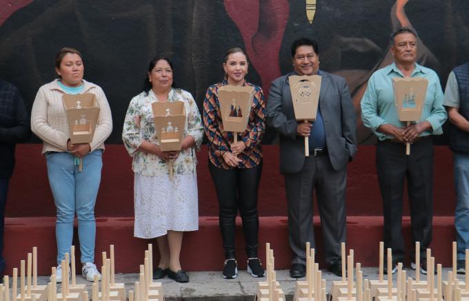 Entregó gobierno de San Pedro Cholula 540 faroles a mayordomías