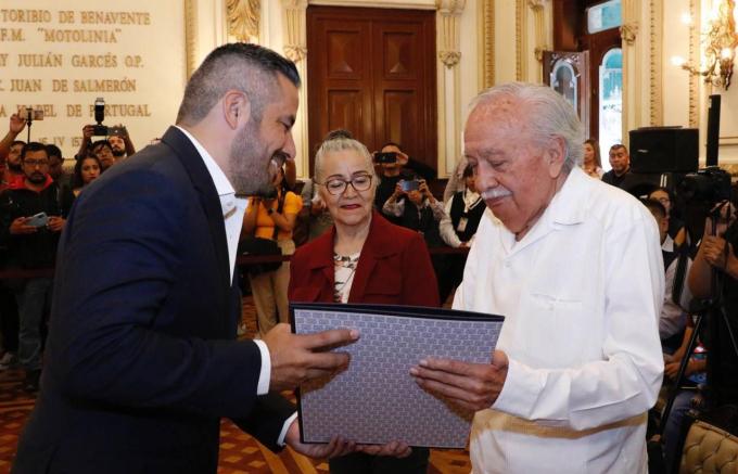 Ayuntamiento de Puebla entregó el Premio Municipal de Arte y Cultura
