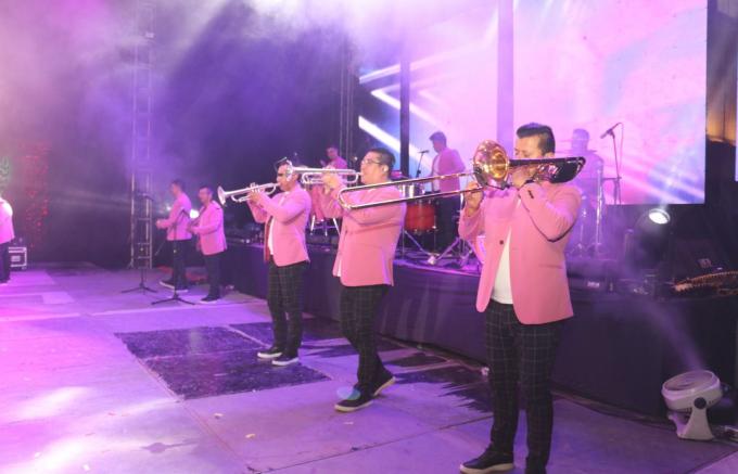 Aarón y su Grupo Ilusión puso a bailar a visitantes de la 74ª feria de San Pedro Cholula