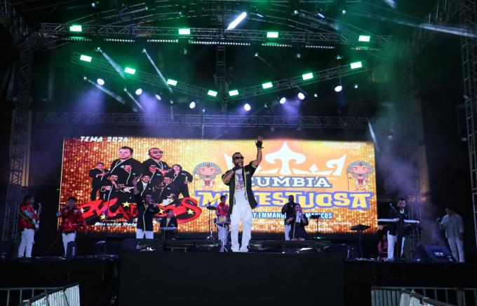 Los Mágicos hechizaron con su cumbia sonidera la Feria de Cholula