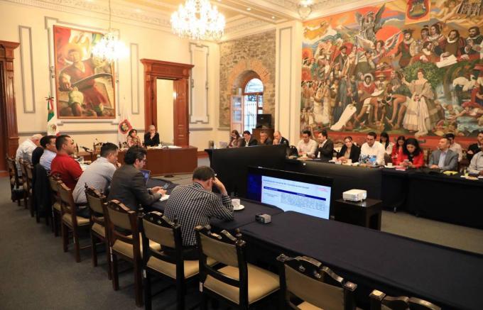Realizan reunión de trabajo los equipo del gobierno municipal entrante y saliente como parte de la transición