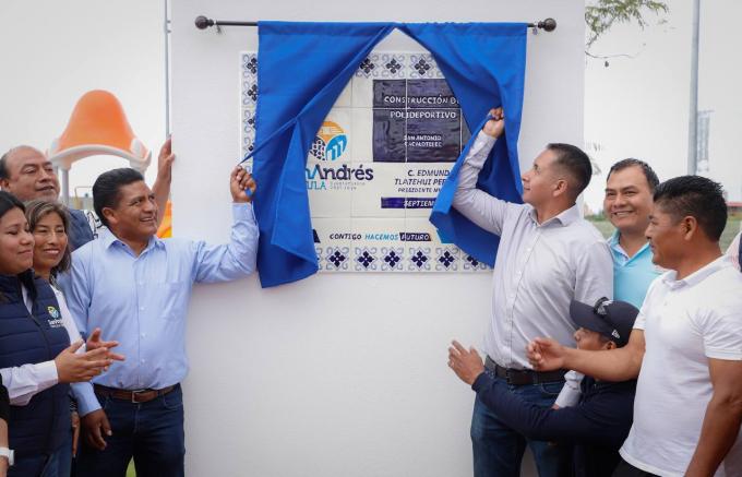Inauguró Edmundo Tlatehui nuevo deportivo en San Antonio Cacalotepec
