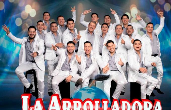 La Arrolladora Banda  el Limón en Puebla