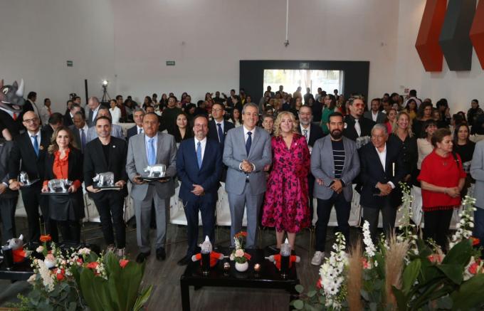 Reconoce el alcalde José Chedraui fortalecimiento de clúster universitario en el municipio