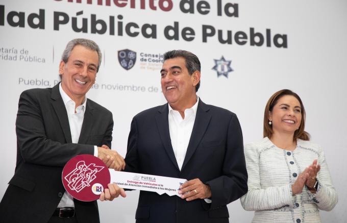 Recibe Gobierno de la Ciudad patrullas y equipamiento del Estado
