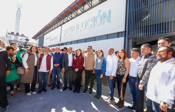 El gobernador Sergio Salomón entregó el mercado “Revolución” en Zacatlán