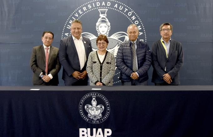 Firman BUAP y Sección 51 del SNTE convenio para impulsar una educación de calidad en el estado