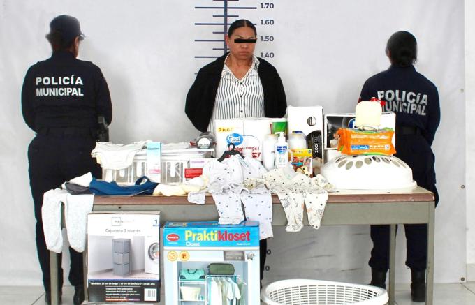 Detuvo Policía de San Andrés Cholula a presunta responsable de robo a comercio