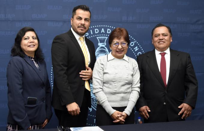 Preside Rectora Lilia Cedillo informe de labores en la Preparatoria Lázaro Cárdenas del Río