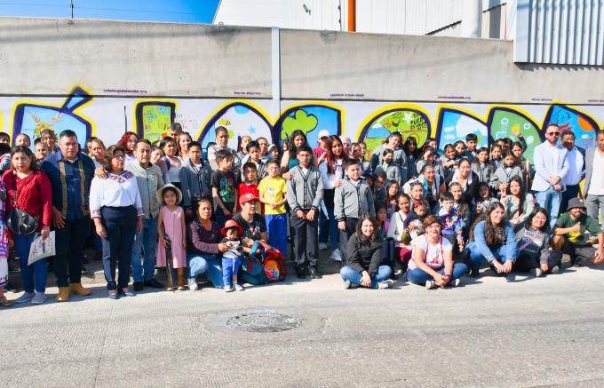Impulsa la BUAP identidad cultural y lenguas maternas en escolares a través del arte muralista