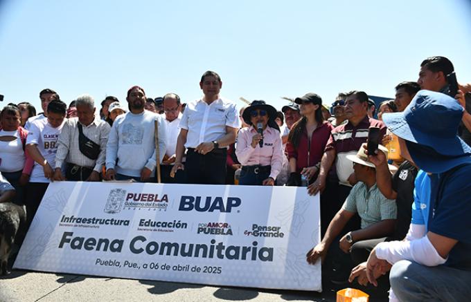 Universitarios BUAP se suman a jornada de limpieza en CU2