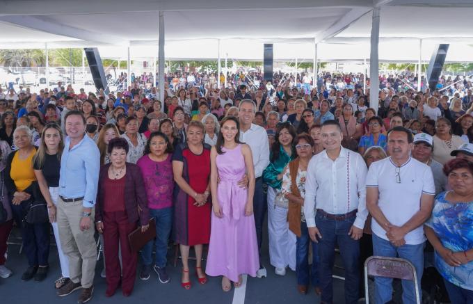 Encabezó el alcalde José Chedraui festejo del Día de las Madres en la Laguna de Chapulco
