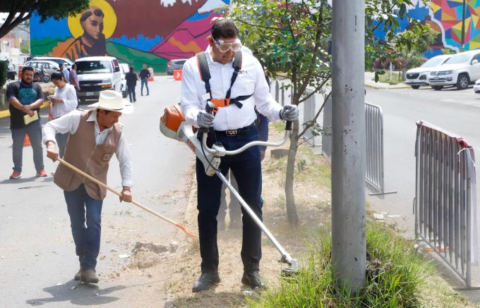 El Gobernador de Puebla, Alejandro Armenta encabezó la Faena Comunitaria número 17, en el Andador del Boulevard de San Felipe Hueyotlipan