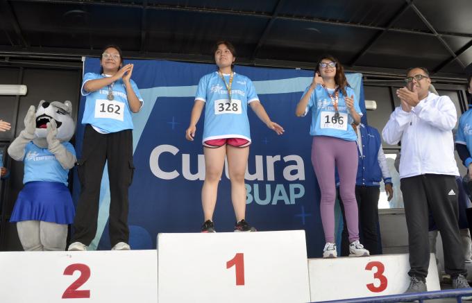 Celebra la BUAP carrera por el Día Internacional de la Enfermería