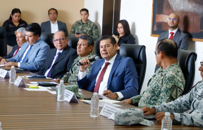 Gobierno estatal garantiza paz con alto mando en seguridad