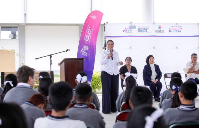 La presidenta municipal Guadalupe Cuautle Torres realizó la actividad Lectura con Rumbo en la Escuela Secundaria General Elia Peregrina de Céspedes