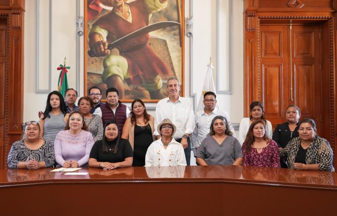 El alcalde José Chedraui sostuvo un encuentro con mujeres líderes de colonias del municipio