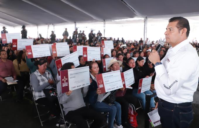Gobierno de Puebla entregó 9.2 mdp en apoyos para obra comunitaria